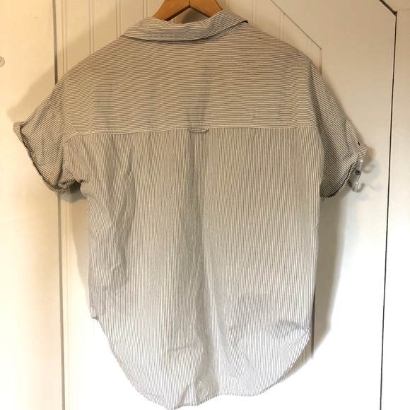 Levi’s short Sleeve Striped Button-up Sz. S - Picture 3 of 5